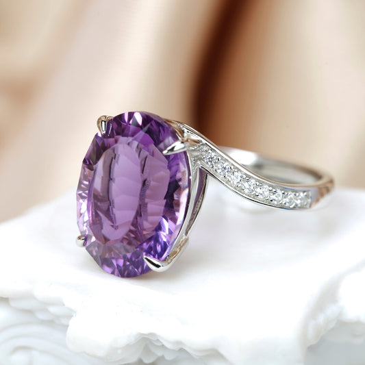 Oval Amethyst Ring