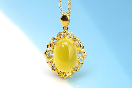 Sunlight Bloom · 18K Gold Prehnite Pendant